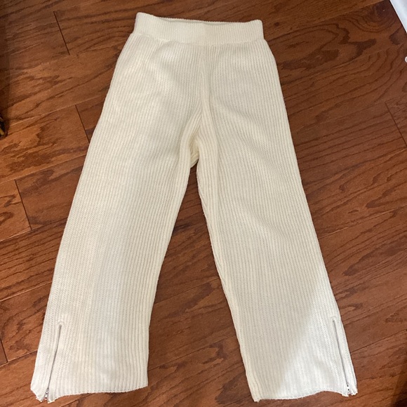 Toppies Cream Oversized sweater pants- Size medium - Picture 1 of 10